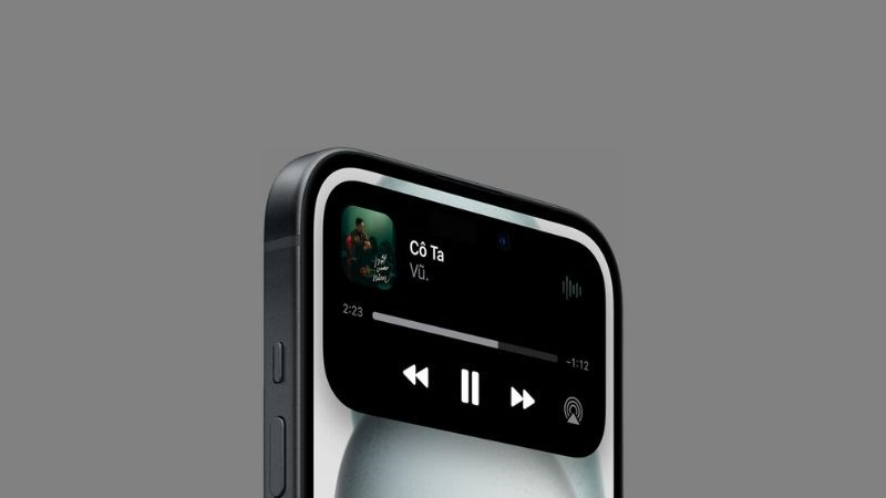 Viền iPhone 15 Plus Đen được sơn màu đồng bộ với mặt lưng